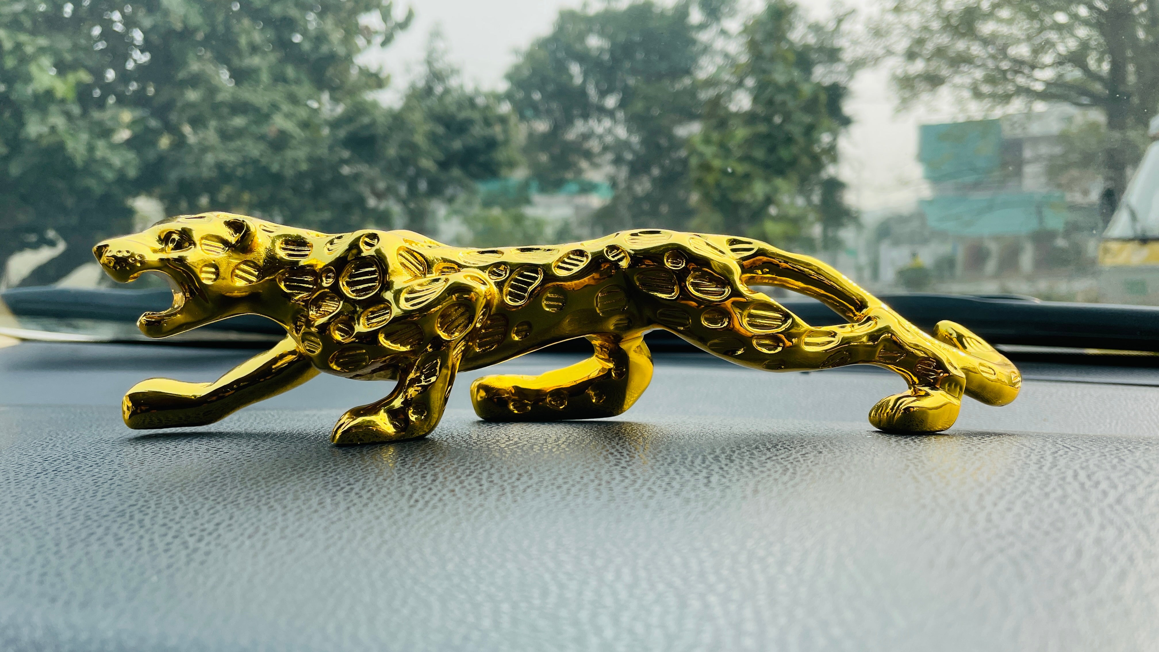 golden panther show piece